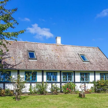 Holiday home Stunning In With Kitchen Svaneke