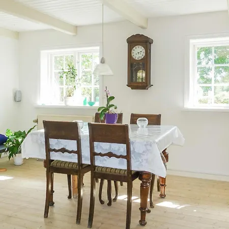 Holiday home Stunning In With Kitchen Svaneke