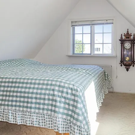Holiday home Stunning In With Kitchen Svaneke